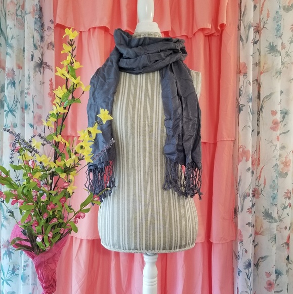 Accessories - 🌻🌺🌻CUTE FRINGE SCARF!!